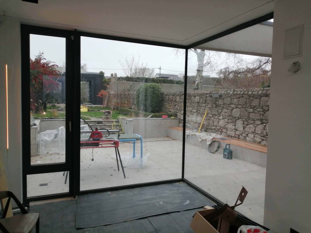 Aluminium Window with Glass to Glass Corner RAL7016 – 2