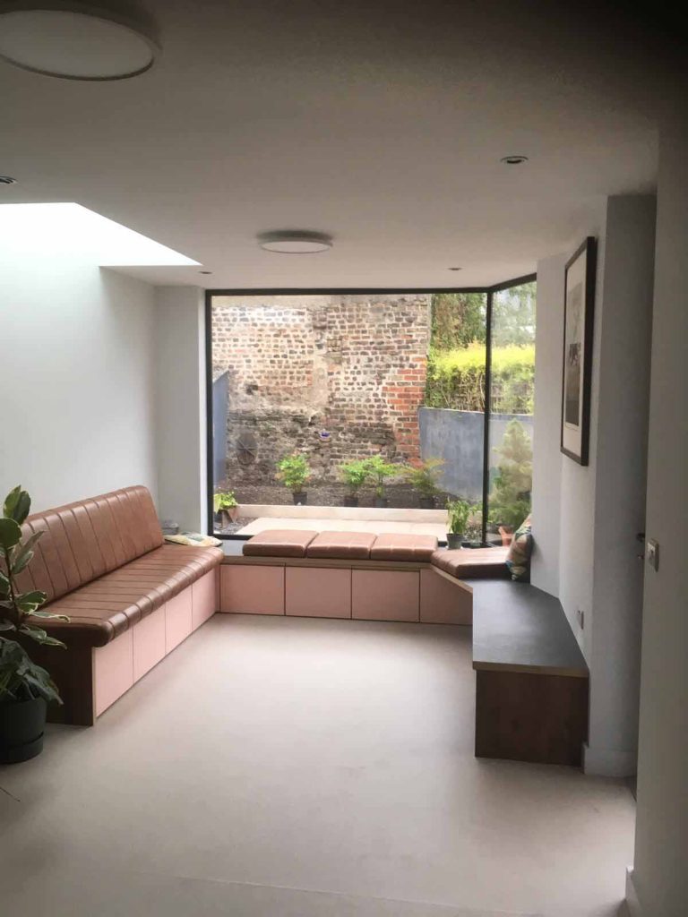 Aluminium Window with Glass to Glass Corner RAL7021 window s...