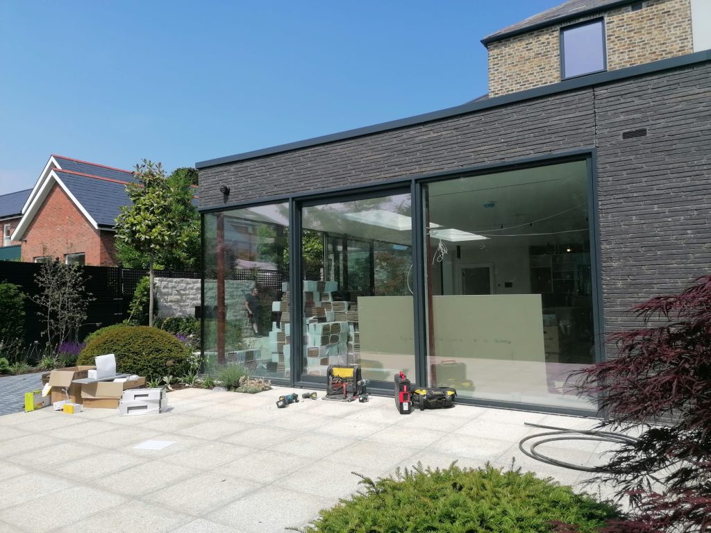 Aluminium lift and slide door plus windows with Glass to Glass Corner RAL7016 - 4